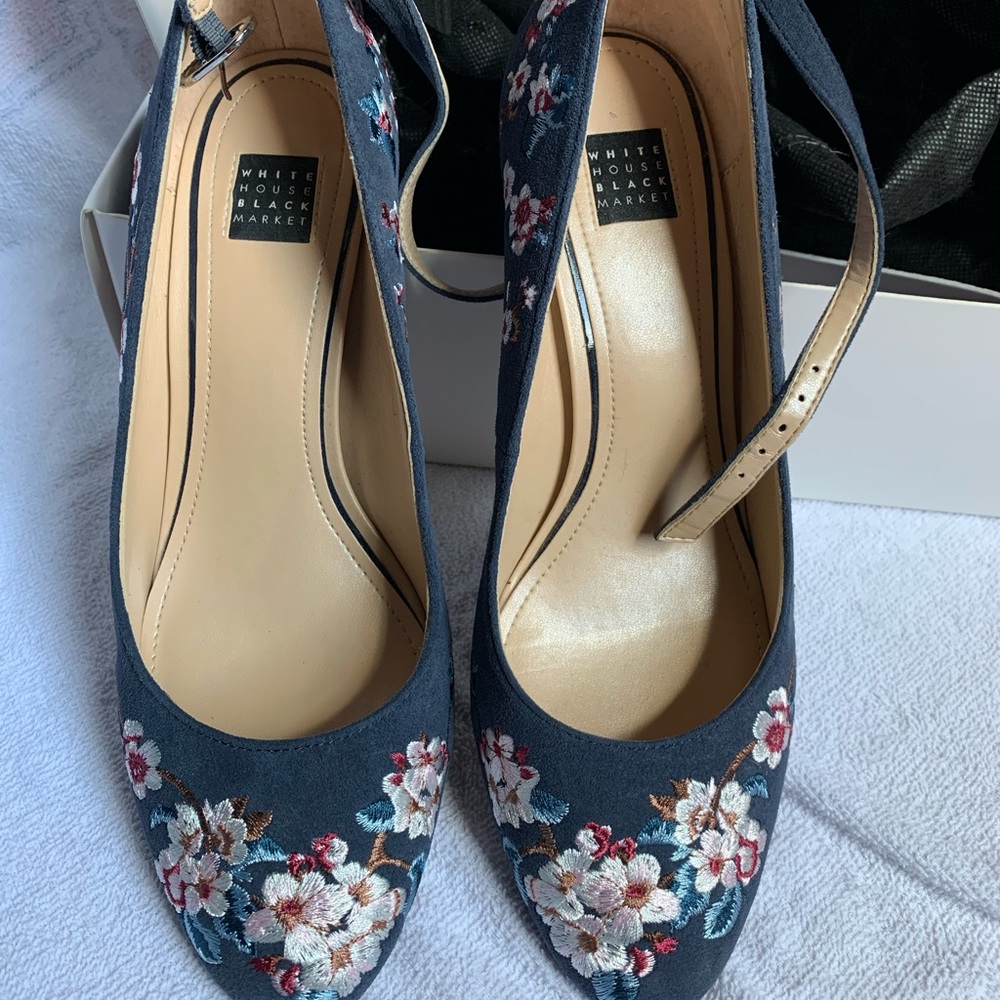 White House Black Market shoes, Embroidered suede!
